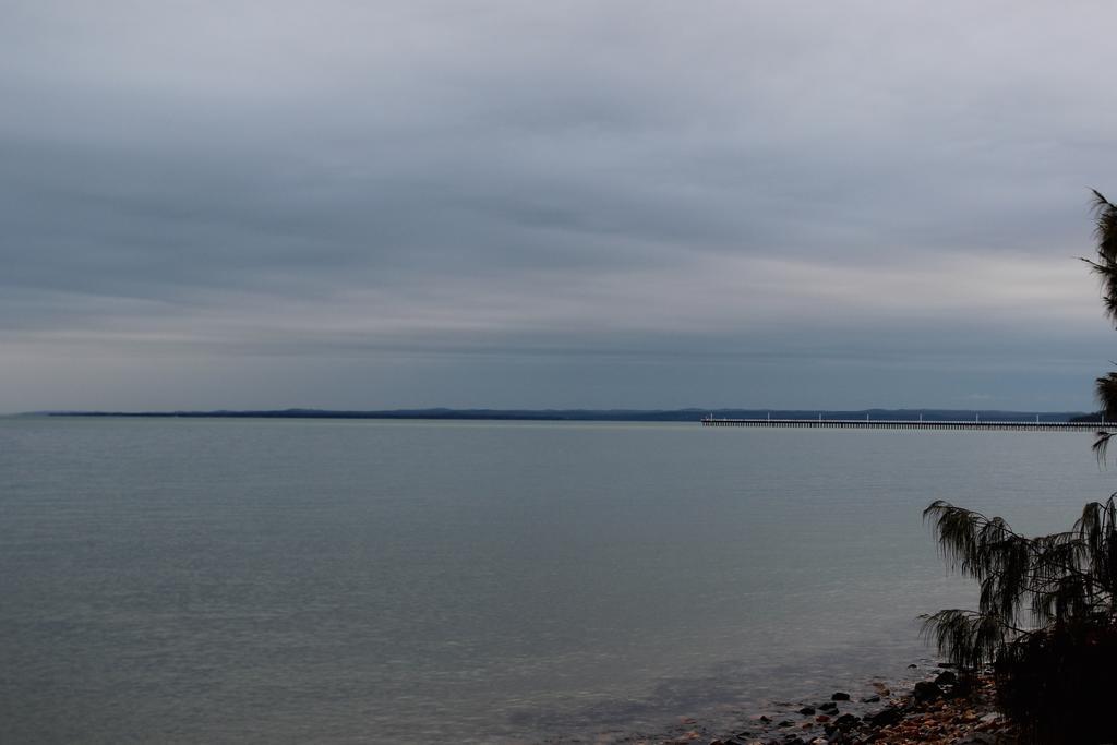 Апарт отель Five 3 Five Urangan Экстерьер фото