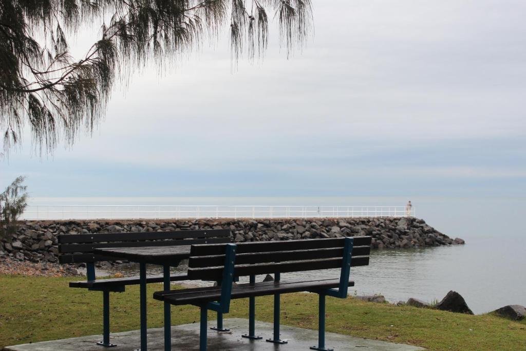 Апарт отель Five 3 Five Urangan Экстерьер фото